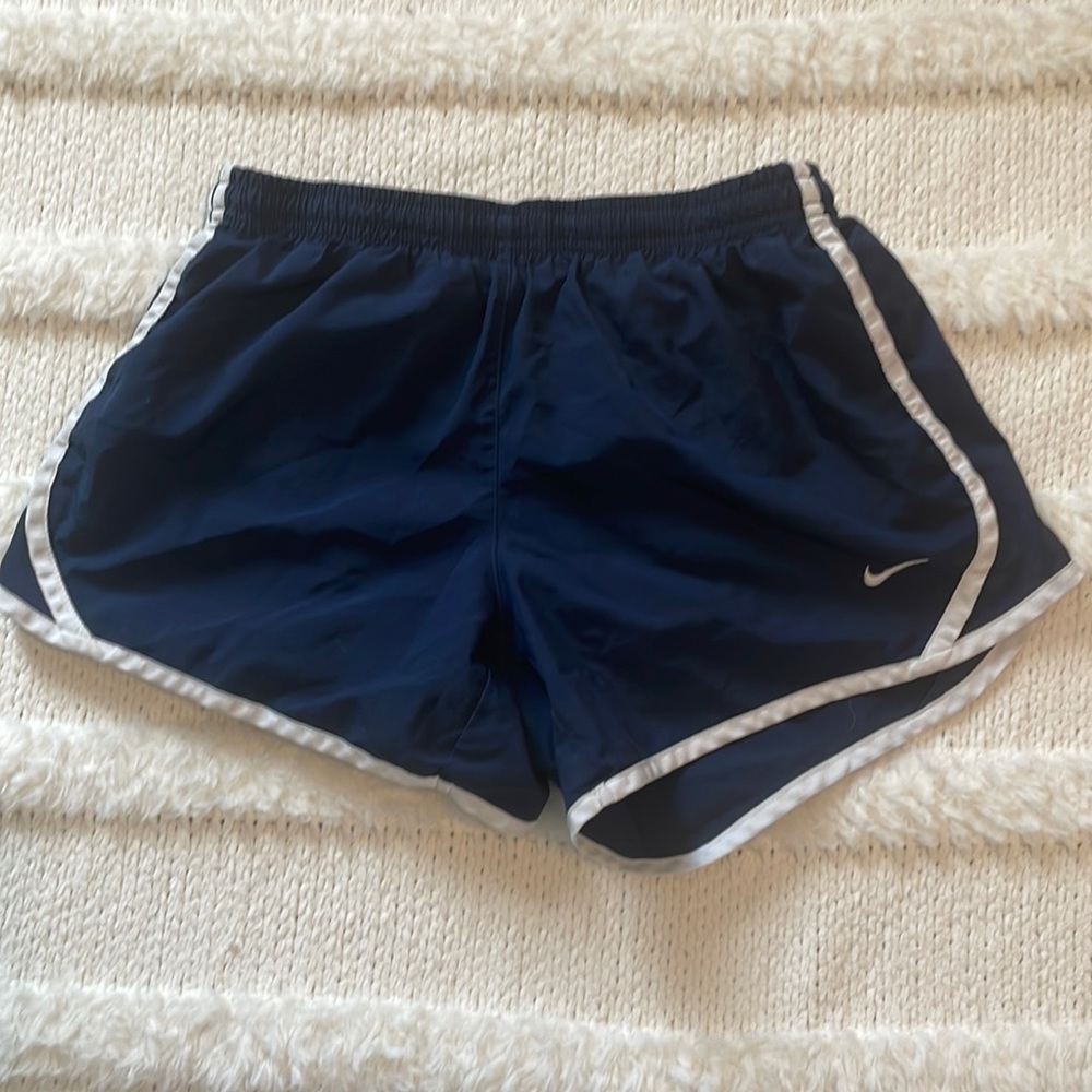 Nike dri fit shorts athletic black white L girls